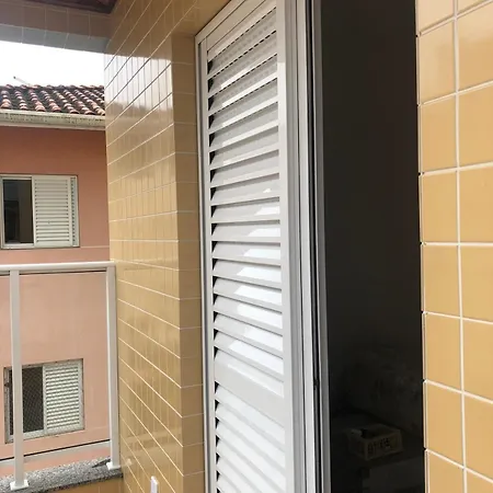 Apartamento na melhor localização de Ubatuba, com Duas varandas-3