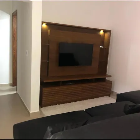 Apartamento na melhor localização de Ubatuba, com Duas varandas-2